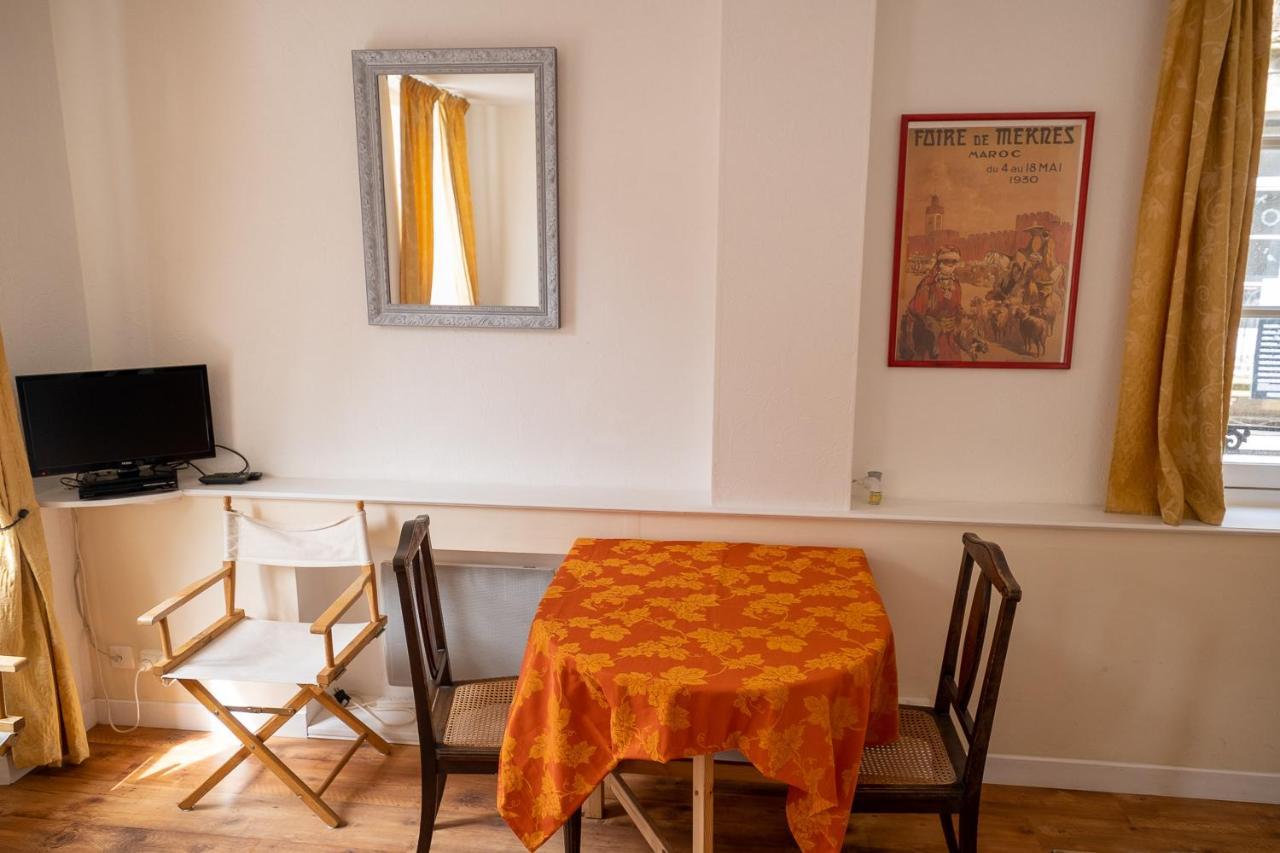 Appartement Place Des Cordeliers Dinan Exteriör bild