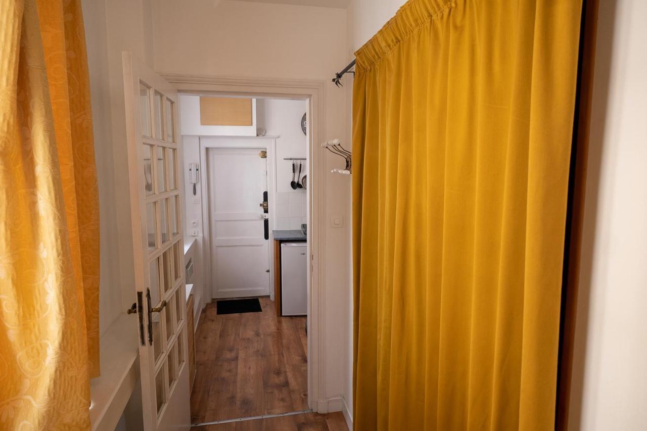 Appartement Place Des Cordeliers Dinan Exteriör bild