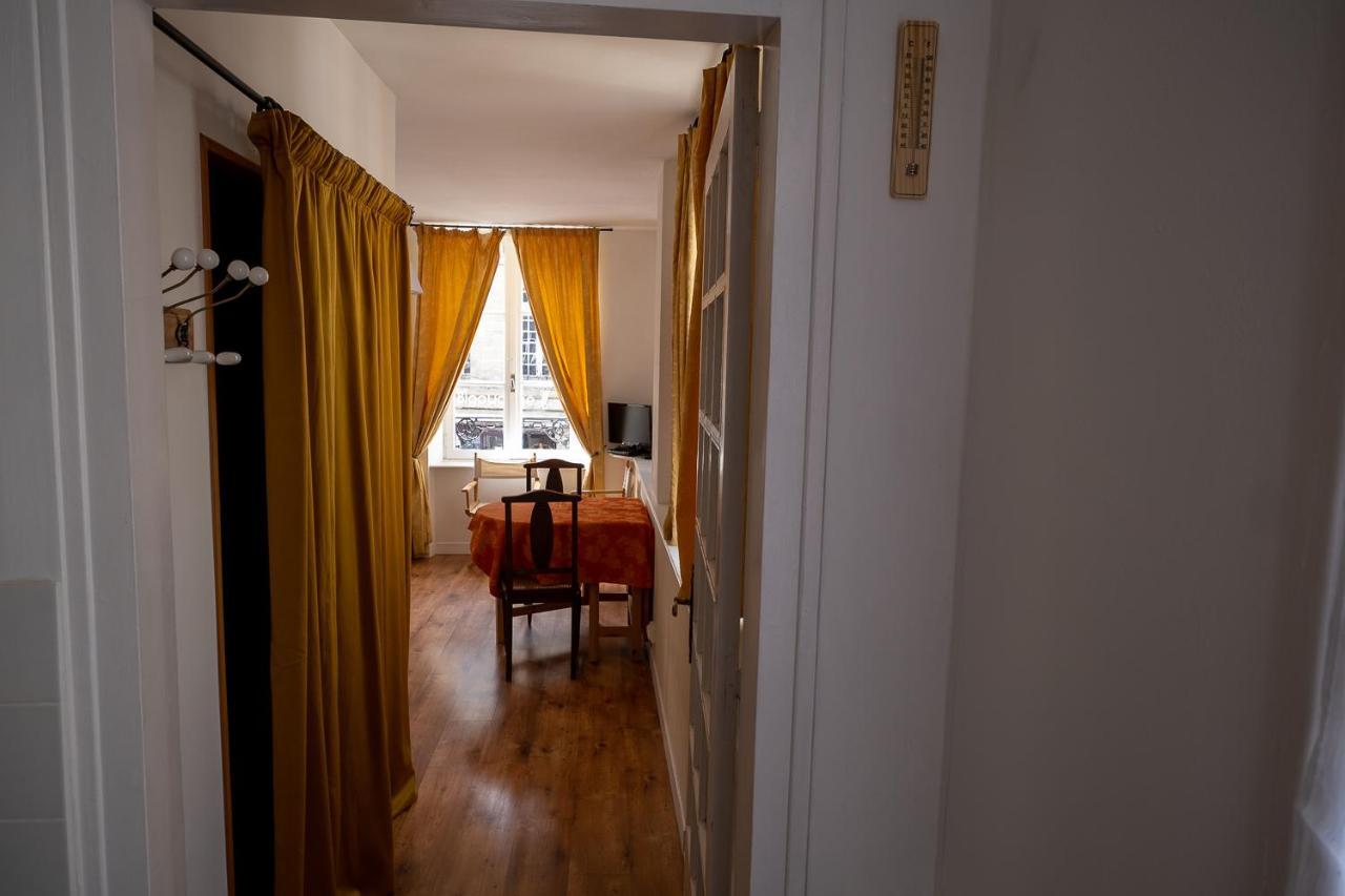 Appartement Place Des Cordeliers Dinan Exteriör bild